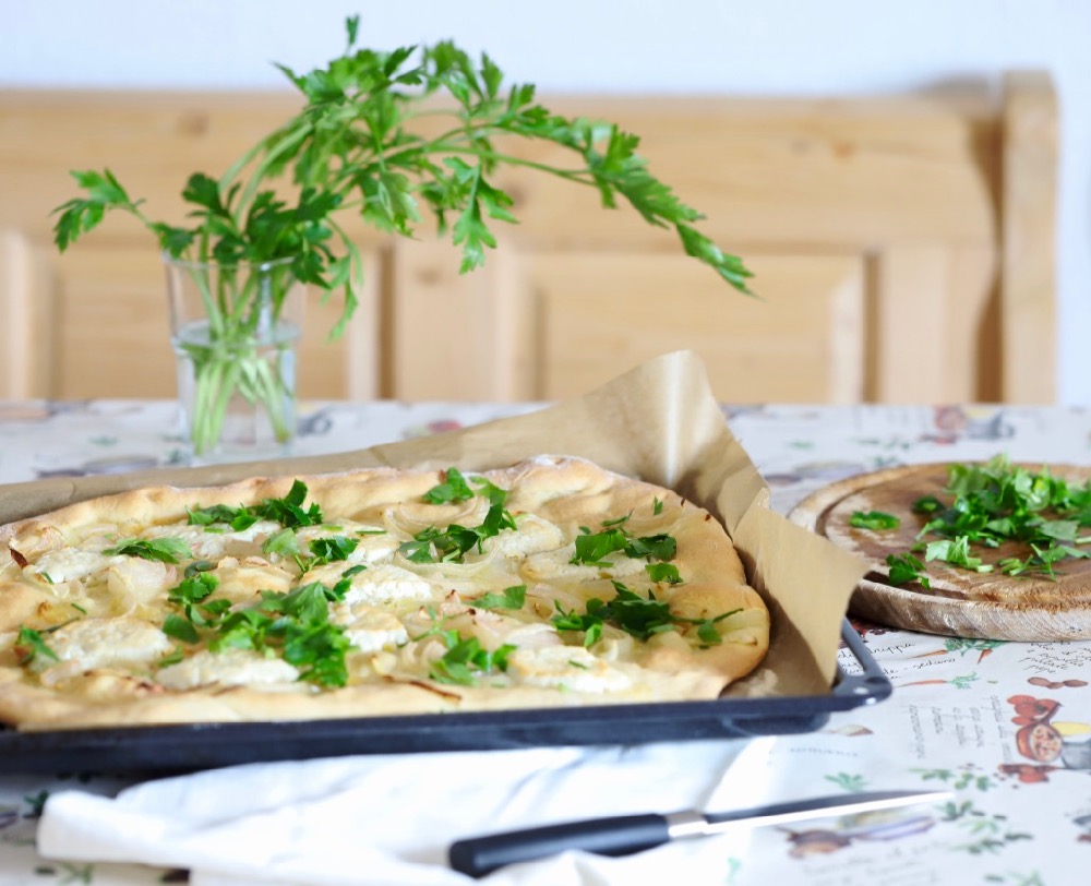 Karamelisierte Ziegenkäse Pizza